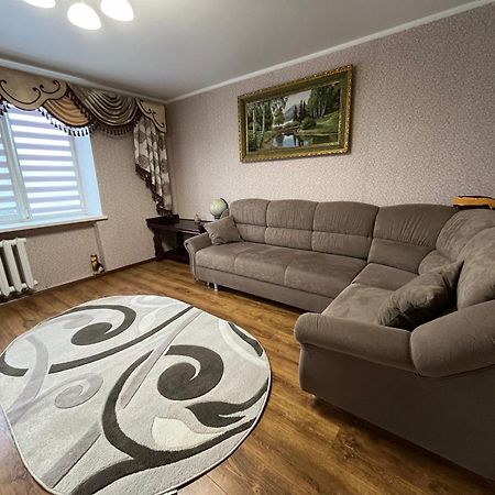 Апартаменти Біля Софіївки Uman Ngoại thất bức ảnh